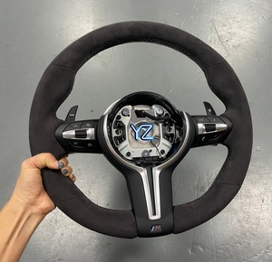 Volant en cuir premium en fibre de carbone sèche YZ Factory Price pour <span class=keywords><strong>BMW</strong></span> F10 F11 F15 F16 F20 F22 F30 F36 M3 F80 M4 F82 Personnalisé - Product Image 4