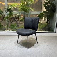 Chaise de salle à manger en cuir minimaliste italienne moderne, haut de gamme, confortable, pour la maison, restaurant, hôtel, café, centre commercial