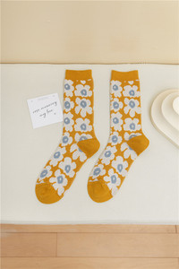 Chaussettes pour femmes en coton épais tricoté, motif floral vintage, mignonnes - Product Image 6