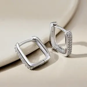 S925 стерлингового серебра Белый Круглый Кубический цирконий инкрустированные квадратные серьги с пряжкой со всем стильными сережками