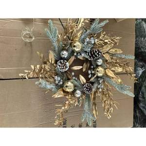 Corona Navideña de PVC de 20 Pulgadas con Luces Cálidas, para Puerta, Estilo Tradicional, Decoración para Fiestas al Aire Libre - Product Image 4