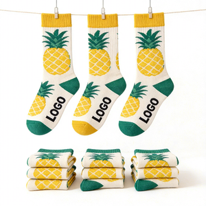 ताजा उष्णकटिबंधीय अनानास प्रिंट कपास मोजे पीले-हरे क्यूफ और एड़ी कंट्रास्ट डिजाइन कस्टम लोगो यूनिसेक्स टखने के मोजे थोक - Product Image 1