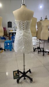 Impresionantes vestidos de novia cortos de encaje con lentejuelas y perlas, sin tirantes, atractivos minivestidos de novia personalizados, Vestido De Noiva - Product Image 4