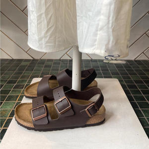 Venta Directa de Fábrica BK Pantuflas de Cuero Genuino y Madera para Todas las Estaciones, con Entresuela de Corcho Suave, Suela Gruesa y Hebillas de Doble Fila - Product Image 6
