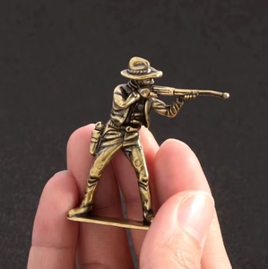 Estatua de Guerrero, <span class=keywords><strong>Duelo</strong></span> de Pistolas, Adornos de Latón, Juguetes, Mascotas de Mesa, Regalos, Artesanías - Product Image 4