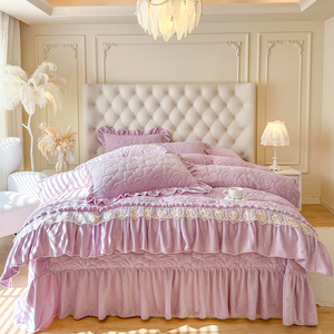 Set di Quattro Pezzi in Velluto Latte con Pizzo: Lenzuola, Federe, Copripiumino - Product Image 4