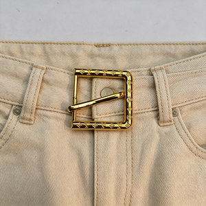 Hebilla de Cinturón de Lujo Chapada en Oro con Logotipo de Marca Grabado, Placa Brillante para Cinturones de Vestir de Cuero de Alta Calidad - Product Image 1