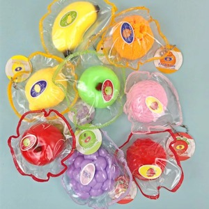 Llavero de juguete blando TPR con diseño de frutas frescas simuladas (limón, manzana, plátano, naranja), juguete antiestrés pegajoso para apretar, colgante para bolso - Product Image 1