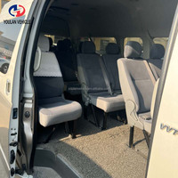 Toyota Hiace Van 13 places, transmission automatique, essence, modèle 2012, d'occasion