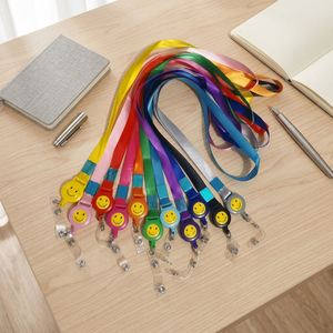Lanière personnalisée en gros avec logo, porte-badge rétractable, sangle de cou en polyester, boucle à tirage facile pour porte-badge d'identité de bureau - Product Image 1