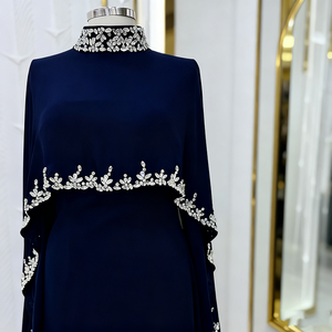 कस्टम थोक सुरुचिपूर्ण लक्जरी उच्च गर्दन शॉल गैंस्टोन बेडेड सैटिन ठोस रंग मुस्लिम मध्य पूर्व अबाया पोशाक - Product Image 2