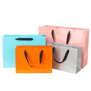 Bolsas de papel de arte coloridas con asas retorcidas, reciclables, estilo clásico para negocios y compras - Product Image 2