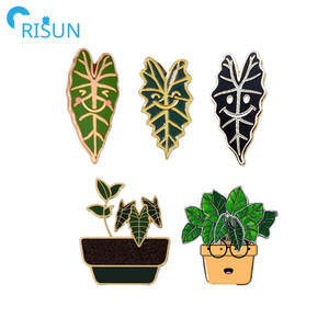 Fabricación Linda planta Kawaii Alocasia hoja esmalte Pin logotipo personalizado suave esmalte duro solapa Pin botánico jardinería insignia broche - Product Image 1