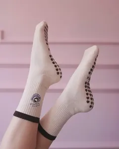 Chaussettes antidérapantes Espresso <span class=keywords><strong>Addict</strong></span> rose, mignonnes, brodées en cursive, pour Pilates - Product Image 3