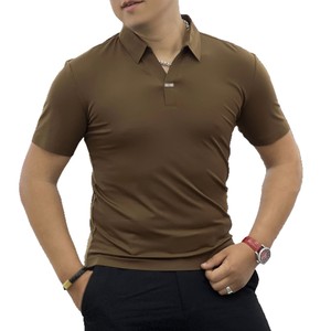 เสื้อโปโลคอเฮนลีย์สำหรับผู้ชาย รุ่นซัมเมอร์ สีกาแฟ ผ้าคอตตอนผสม ระบายอากาศได้ดี สวมใส่สบายๆ ทรงลำลอง แขนสั้น - Product Image 5