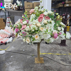 ตกแต่งโต๊ะงานแต่งงานด้วยต้นซากุระสีม่วง LEDA Customize พร้อมดอกไม้สีชมพูประดิษฐ์ ต้นเชอร์รี่บลอสซัม กุหลาบ และของตกแต่งกลางโต๊ะ - Product Image 3