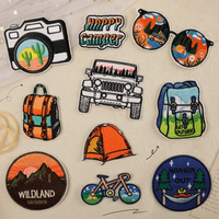 Patchs thermocollants personnalisés avec logo brodé pour chapeaux, thème montagne, camping et aventure - Matière polyester - Vente en gros usine