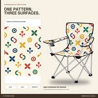 Chaise de plage pliable en gros avec porte-gobelet latéral et logo et motif personnalisés pour l'assemblage de groupes en extérieur