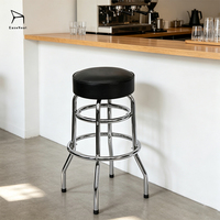 Tabouret de bar en cuir souple de style simple, avec cadre métallique robuste, pour salon intérieur (vente en gros)