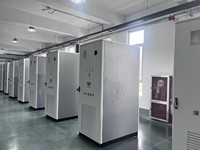 Batterie de stockage d'énergie Wattzing à usage industriel et commercial, hybride, connectée au réseau, LiFePO4 261 kWh, avec BMS intelligent et communication CAN