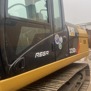 Excavatrice sur chenilles hydraulique Caterpillar d'occasion CAT 325D2L, 25 tonnes, matériel de construction - Product Image 3