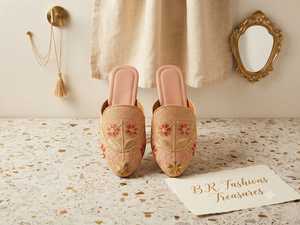 B.R. Chaussures plates élégantes brodées faites à la main pour femmes, style Punjabi Jutti, légères, pour mariage, fête, bureau, occasions festives - Product Image 4
