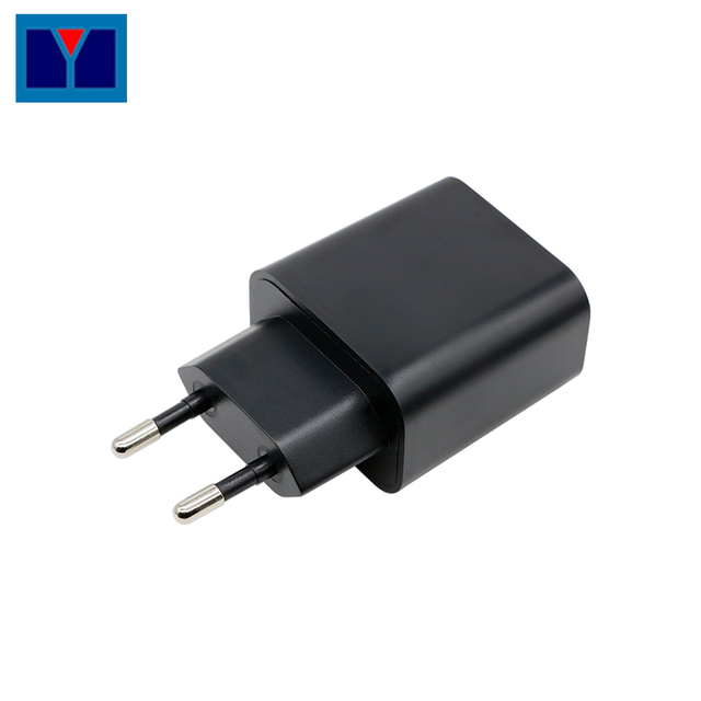 33W EU Plug Fast Charging Type C Cell Phone Charger CE Certified Mi Manufacturer SCP PD 3.0 OVP OTP Protections GAN Material