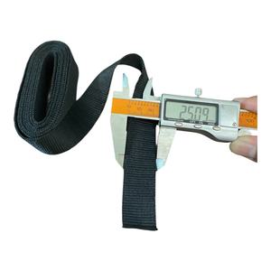 Sangle de fixation en polyester noir brillant rayé, largeur 25 mm, capacité 0,8 tonne, durable, pour le transport de marchandises - Product Image 6