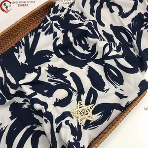 Tela inclinada de caballería satinada con estampado floral de poliéster suave de la mejor calidad de gama alta <span class=keywords><strong>para</strong></span> tela de vestido o camisas - Product Image 3