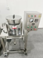 En gros, Cuve de mélange 200L à agitation et chauffage par bain d'huile pour shampoing, détergent liquide, fabrication de savon, produits chimiques et mélange de produits chimiques, avec moteur de broyage