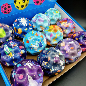 Pelota de Espuma Antiestrés HAPU FactoryPu de 63 mm con Diseño Clásico de Astronauta y Planetas Espaciales, Juguete de Entrenamiento Suave y de Alto Rebote para Niños y Perros - Product Image 3