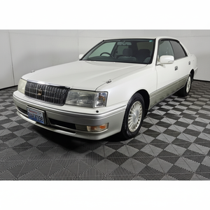 Toyota Crown Royal Sedán de Lujo Usado del Año 1999, Sin Reserva, Mercado Japonés, Motor 1JZ de 6 Cilindros, Versión Estadounidense Título - Product Image 1