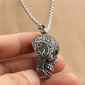 Yunnique-collar con colgante de calavera de acero inoxidable para hombre, estilo Punk Retro con ojos rojos, diseño geométrico 280527 - Product Image 3