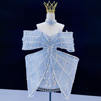 Robe de soirée mini bleu glace sans bretelles, coupe cœur, style vintage, avec décoration perlée, taille naturelle, traîne balayante et soutien-gorge intégré