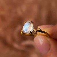 Bague de Fiançailles et de Mariage en Or Rose 925 avec Pierre de Lune Taillée en Poire Arc-en-ciel, Style Bohème Vintage, Vente en Gros
