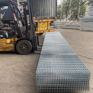 Grille en acier galvanisé 30*3/40*5mm pour jardin Grille en métal pour l'allée de la route Couverture de drainage <span class=keywords><strong>des</strong></span> <span class=keywords><strong>tempêtes</strong></span> - Product Image 3