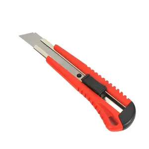 High Quality Performance Bevel Connection Blade Professional Incising 18mm Utility Knife with plastic handle