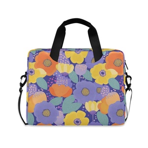 Housse de protection portable en polyester pour ordinateur portable 16 pouces, design personnalisé motif floral, étanche et fine - Product Image 1