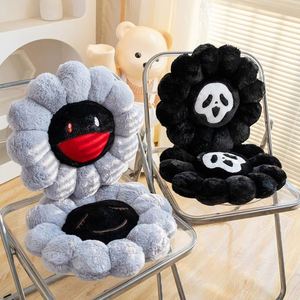 Oreiller en peluche super doux en forme de fleur avec rembourrage en coton PP, design personnalisable, matériau en coton - Cadeau de Noël unisexe - Product Image 6