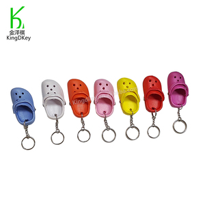 <span class=keywords><strong>2022</strong></span> EVA personnalisé été porte-clés coloré <span class=keywords><strong>CROC</strong></span> porte-clés créatif Mini 3D plage chaussures noir <span class=keywords><strong>CROC</strong></span> porte-clés - Product Image 4