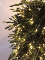 Sapin de Noël artificiel pré-éclairé en PE PVC de qualité supérieure avec lumières LED chaudes, conception à charnières facile à assembler pour la décoration intérieure des fêtes