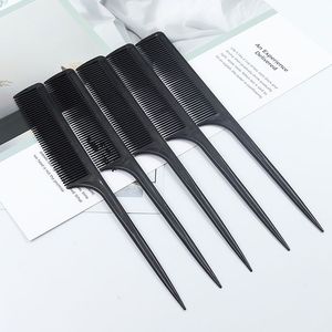 Peigne à cheveux à queue pointue, petit peigne de coiffure en plastique noir pour usage domestique - Product Image 1
