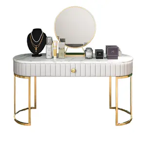 Moderne Luxe Make-Up Kaptafel Met Meerkleurige Fluwelen Stof Gouden Metalen Poten En Spiegelkruk Opslag Voor Slaapkamergebruik