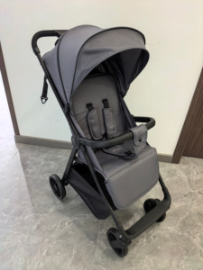 Poussette bébé pliable légère haut de gamme à 4 roues, cadre en alliage d'aluminium, design multifonctionnel avec poches, pour les enfants jusqu'à 3 ans - Product Image 2