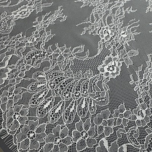 قماش دانتيل رموش Erkoumi بتطريز فرنسي ناعم ثلاثي الأبعاد باللون الأبيض ونقوش الزهور لحدود طرحة الزفاف - Product Image 4