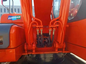 รถขุดไฮดรอลิกแบบตีนตะขาบ DOOSAN DX 225LC มือสอง สภาพดี ทนทาน คุณภาพเชื่อถือได้ ราคาโปรโมชั่น - Product Image 6