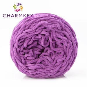 Charmkey Hot Bán 160 Gram Bé Mềm Mại Màu Sắc Duy Nhất 100% <span class=keywords><strong>Polyester</strong></span> Crochet Nhung Chunky Chenille Sợi Cho Tự Làm Chăn - Product Image 6