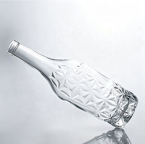 Bouteille en verre gravée en forme d'étoile de 750 millilitres, bouteille incurvée en relief, adaptée au whisky, à la vodka, au <span class=keywords><strong>gin</strong></span> - Product Image 3
