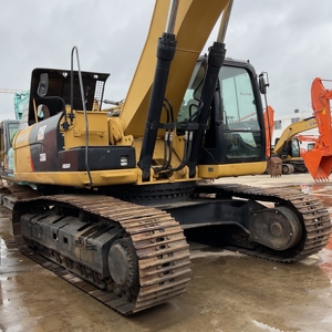 Escavatore Cat 336 personalizzato in fabbrica con braccio telescopico da 26 m e benna a pinza da 2 m³ per operazioni in metropolitana e pozzi profondi - Product Image 3