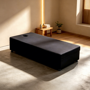 Moderna Camilla de Masaje Suave y Relajante <span class=keywords><strong>para</strong></span> Spa, Cama de Masaje Tailandés Personalizada, Mueble de SPA de Madera Maciza con Diseño de Orificio Facial <span class=keywords><strong>para</strong></span> Uso en Bienestar - Product Image 1